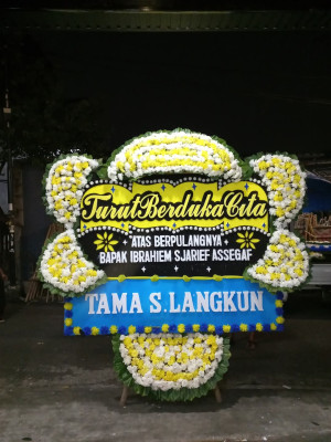 Papan Bunga Duka di Cimone