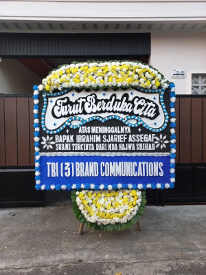 Papan Bunga Duka di Cimone